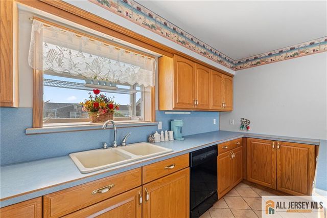 410 Jersey City Court, Lacey, NJ 08734