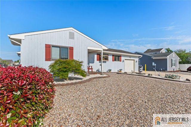 410 Jersey City Court, Lacey, NJ 08734