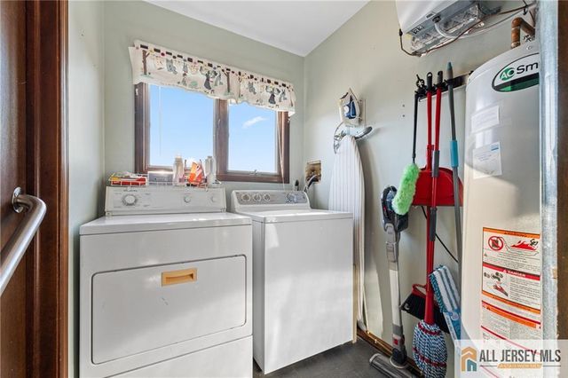 410 Jersey City Court, Lacey, NJ 08734