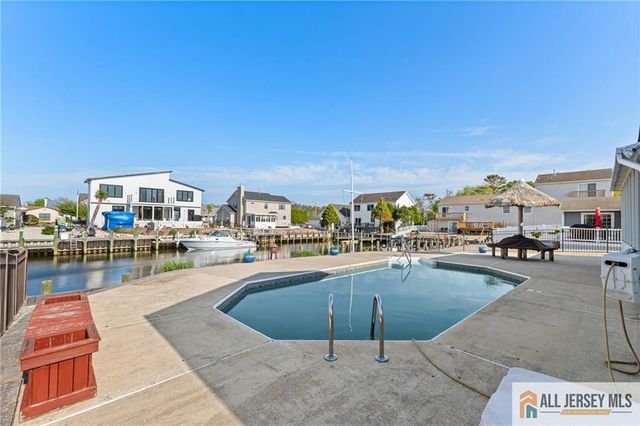 410 Jersey City Court, Lacey, NJ 08734