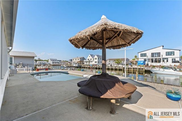410 Jersey City Court, Lacey, NJ 08734