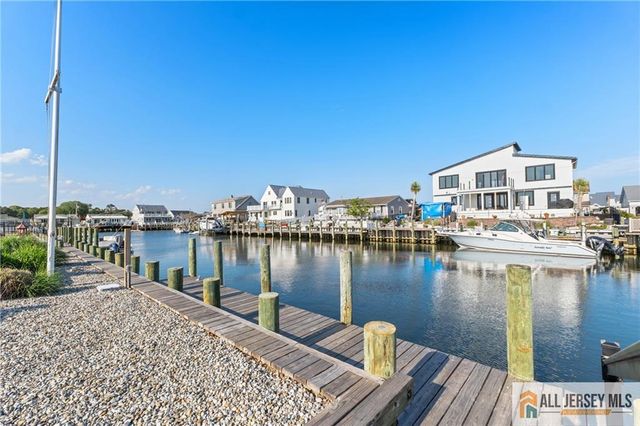 410 Jersey City Court, Lacey, NJ 08734