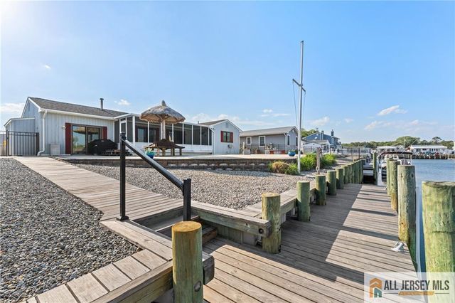 410 Jersey City Court, Lacey, NJ 08734
