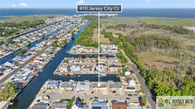 410 Jersey City Court, Lacey, NJ 08734
