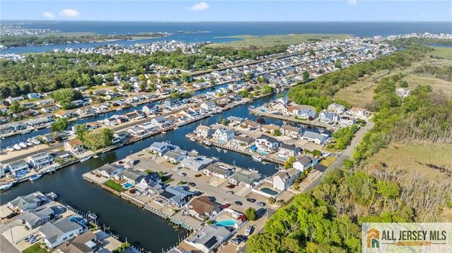 410 Jersey City Court, Lacey, NJ 08734