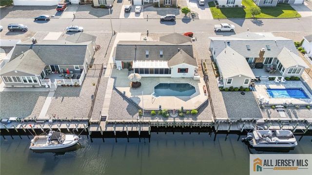 410 Jersey City Court, Lacey, NJ 08734