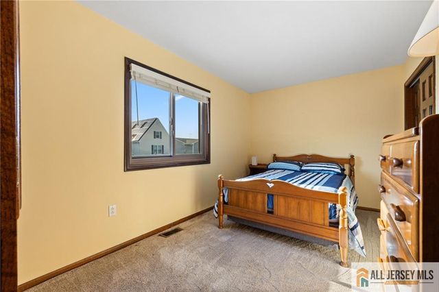 410 Jersey City Court, Lacey, NJ 08734