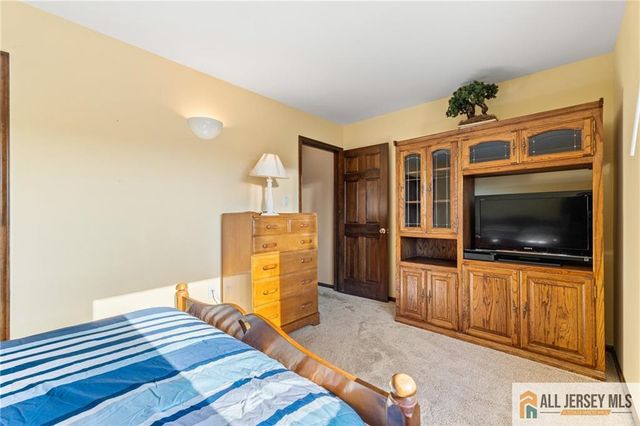 410 Jersey City Court, Lacey, NJ 08734