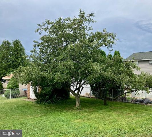 720 LORANE RD, Reading, PA 19606