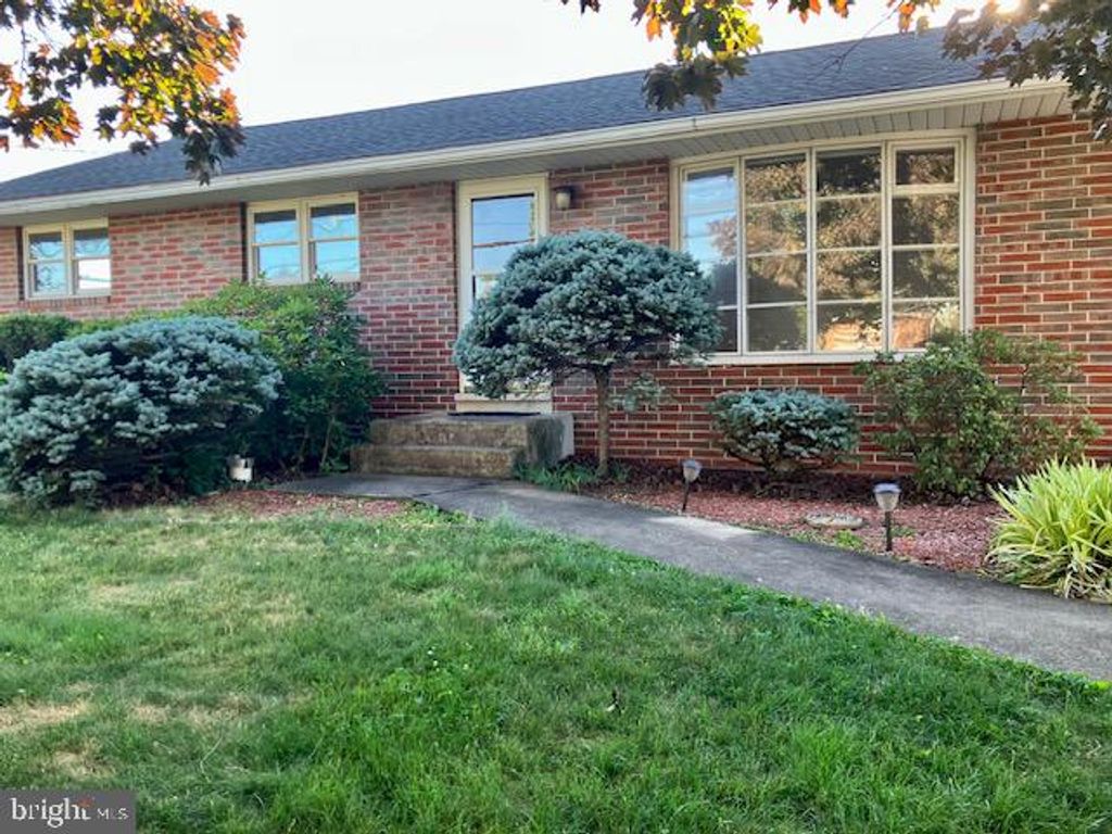 720 LORANE RD, Reading, PA 19606
