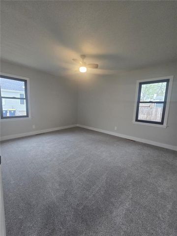 4801 NE Sherwood Drive, Kansas City, MO 64119