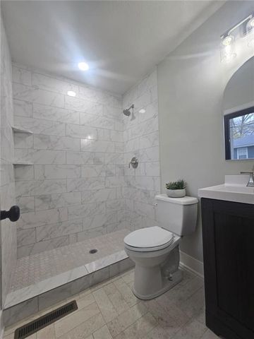 4801 NE Sherwood Drive, Kansas City, MO 64119