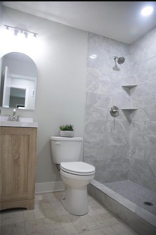 4801 NE Sherwood Drive, Kansas City, MO 64119