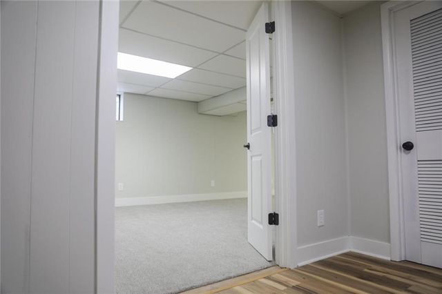 4801 NE Sherwood Drive, Kansas City, MO 64119