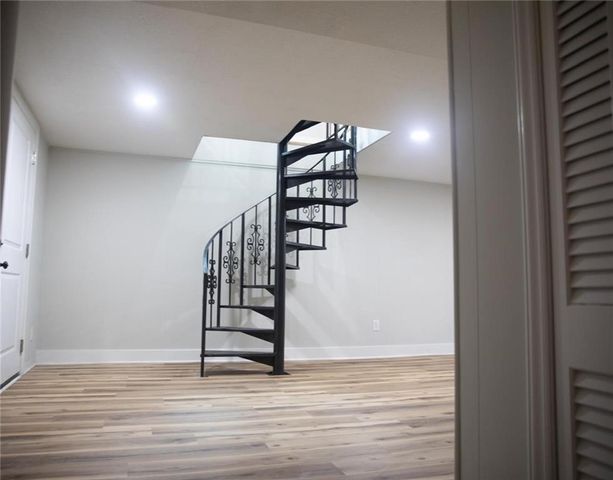 4801 NE Sherwood Drive, Kansas City, MO 64119