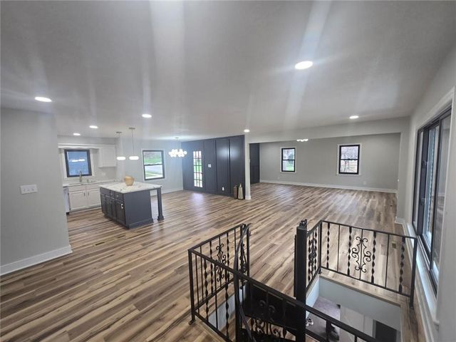 4801 NE Sherwood Drive, Kansas City, MO 64119