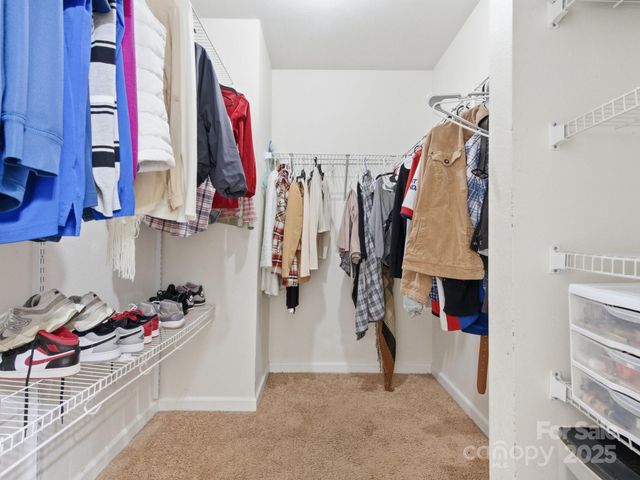 3047 Meadow Knoll Drive, Charlotte, NC 28269