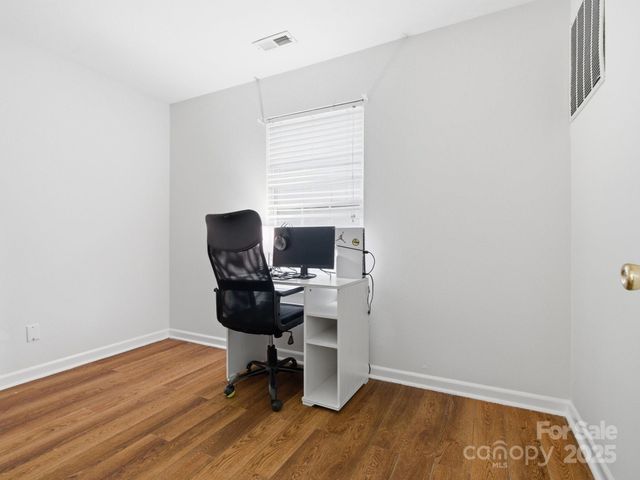 3047 Meadow Knoll Drive, Charlotte, NC 28269