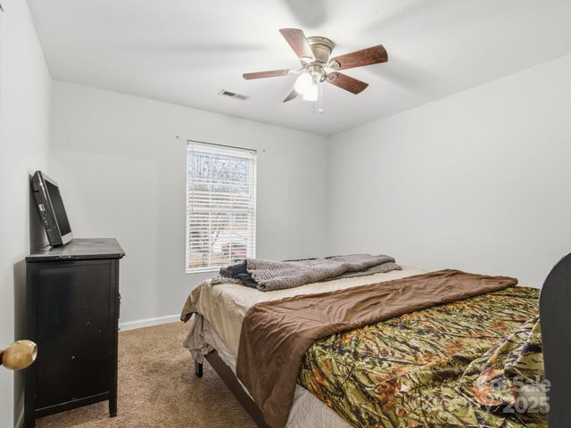 3047 Meadow Knoll Drive, Charlotte, NC 28269