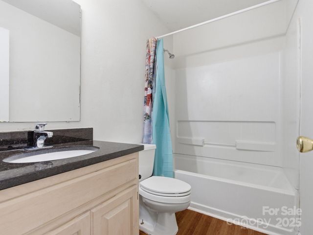 3047 Meadow Knoll Drive, Charlotte, NC 28269