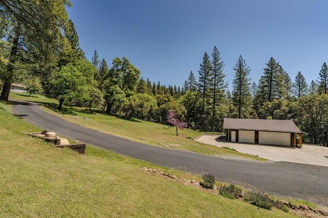 25624 Sherwood Dr, Pioneer, CA 95666