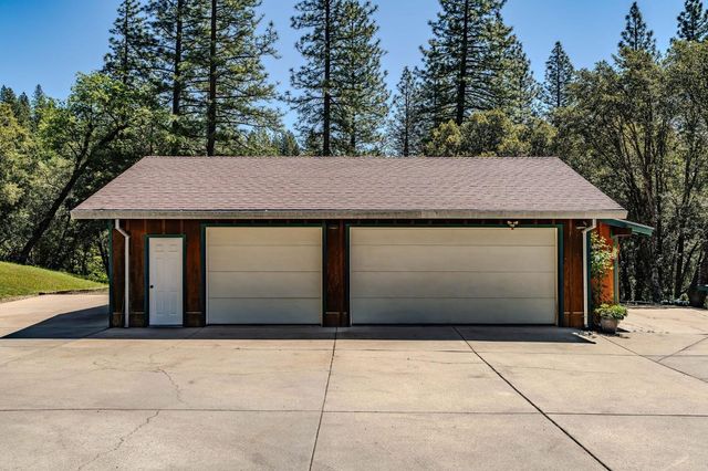 25624 Sherwood Dr, Pioneer, CA 95666