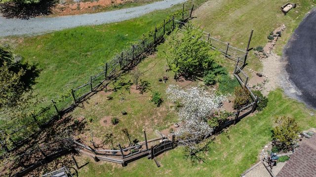 25624 Sherwood Dr, Pioneer, CA 95666