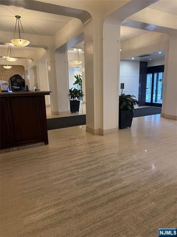 555 North Avenue 1 G, Fort Lee, NJ 07024