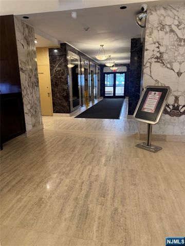 555 North Avenue 1 G, Fort Lee, NJ 07024