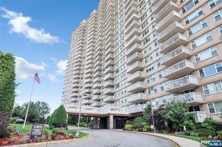 555 North Avenue 1 G, Fort Lee, NJ 07024