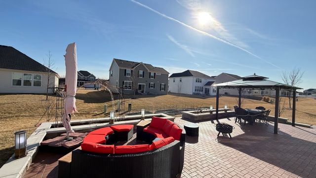 16143 S Lakeview Road, Plainfield, IL 60586