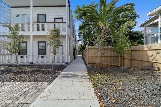 920 Ave L D, Galveston, TX 77550