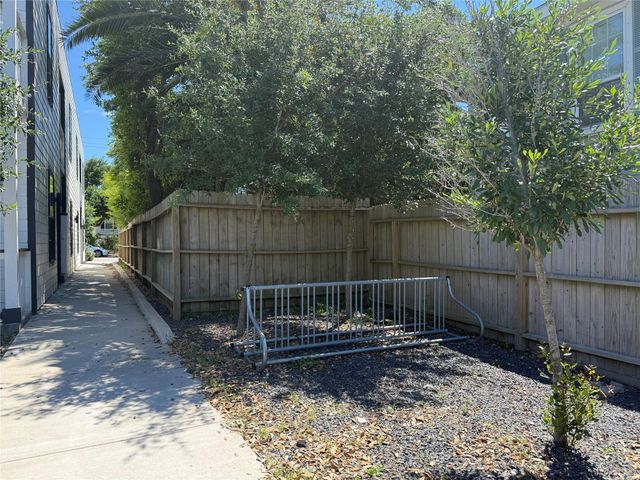 920 Ave L D, Galveston, TX 77550