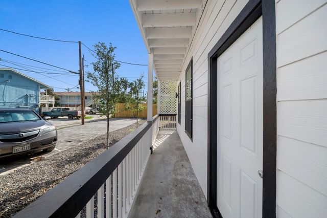 920 Ave L D, Galveston, TX 77550