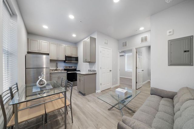 920 Ave L D, Galveston, TX 77550