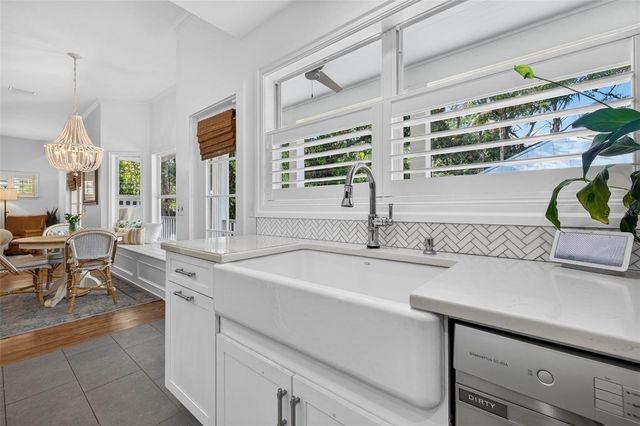 4618 W TENNYSON AVENUE, Tampa, FL 33629