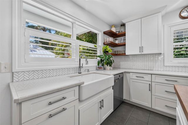 4618 W TENNYSON AVENUE, Tampa, FL 33629