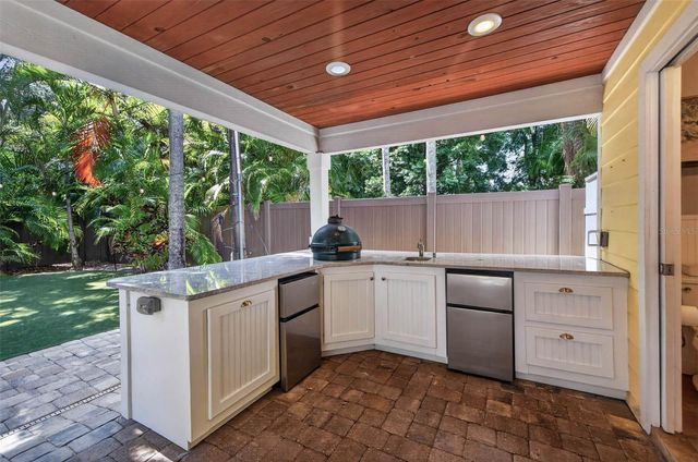 4618 W TENNYSON AVENUE, Tampa, FL 33629