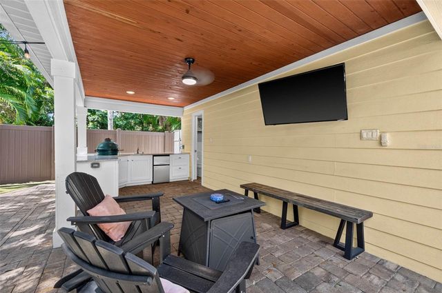 4618 W TENNYSON AVENUE, Tampa, FL 33629