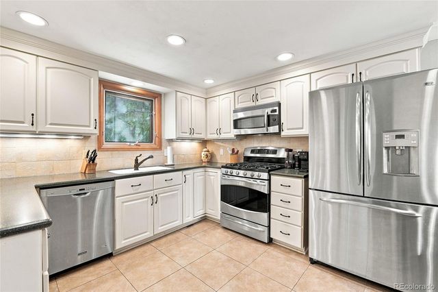 6425 S Galena Court, Englewood, CO 80111