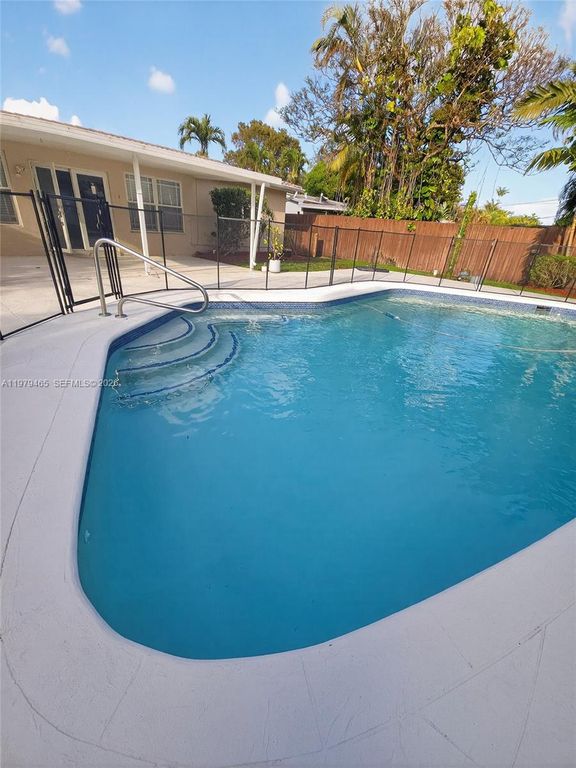 3608 Cleveland St, Hollywood, FL 33021