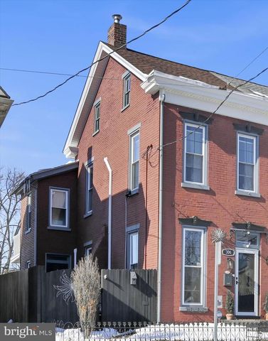 306 N STATE ST, Ephrata, PA 17522