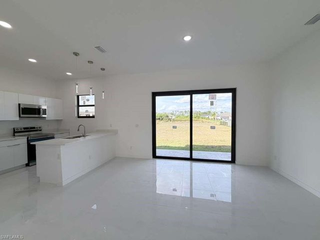 477 Rayford ST, Lehigh Acres, FL 33974