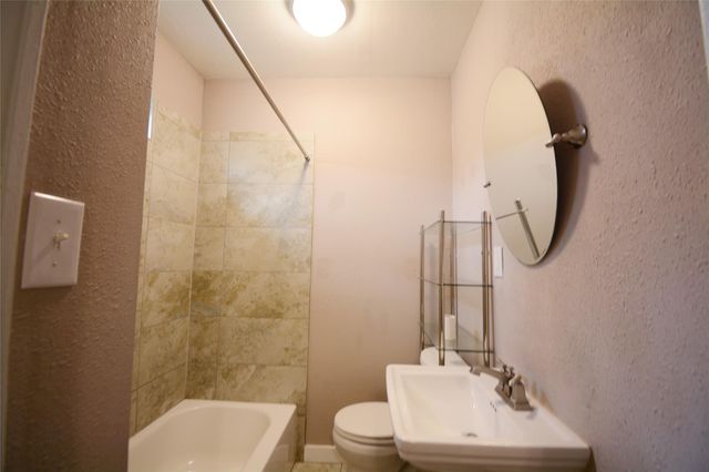 407 N Chappell Hill Street, Brenham, TX 77833