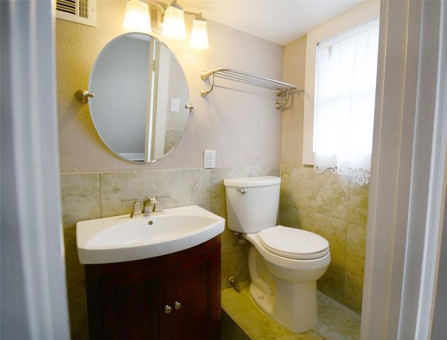 407 N Chappell Hill Street, Brenham, TX 77833