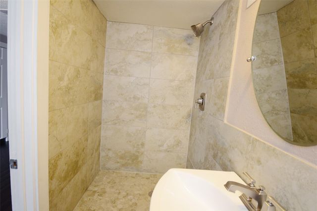 407 N Chappell Hill Street, Brenham, TX 77833