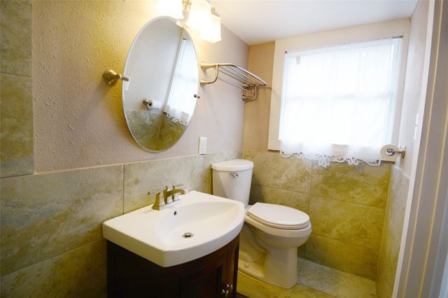 407 N Chappell Hill Street, Brenham, TX 77833