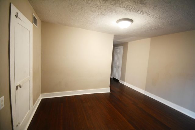 407 N Chappell Hill Street, Brenham, TX 77833