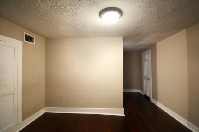 407 N Chappell Hill Street, Brenham, TX 77833