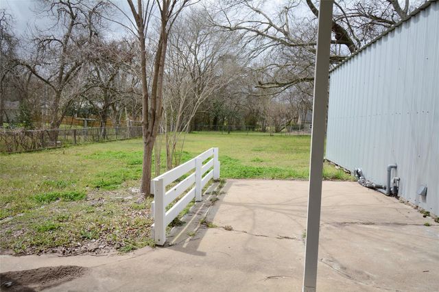 407 N Chappell Hill Street, Brenham, TX 77833